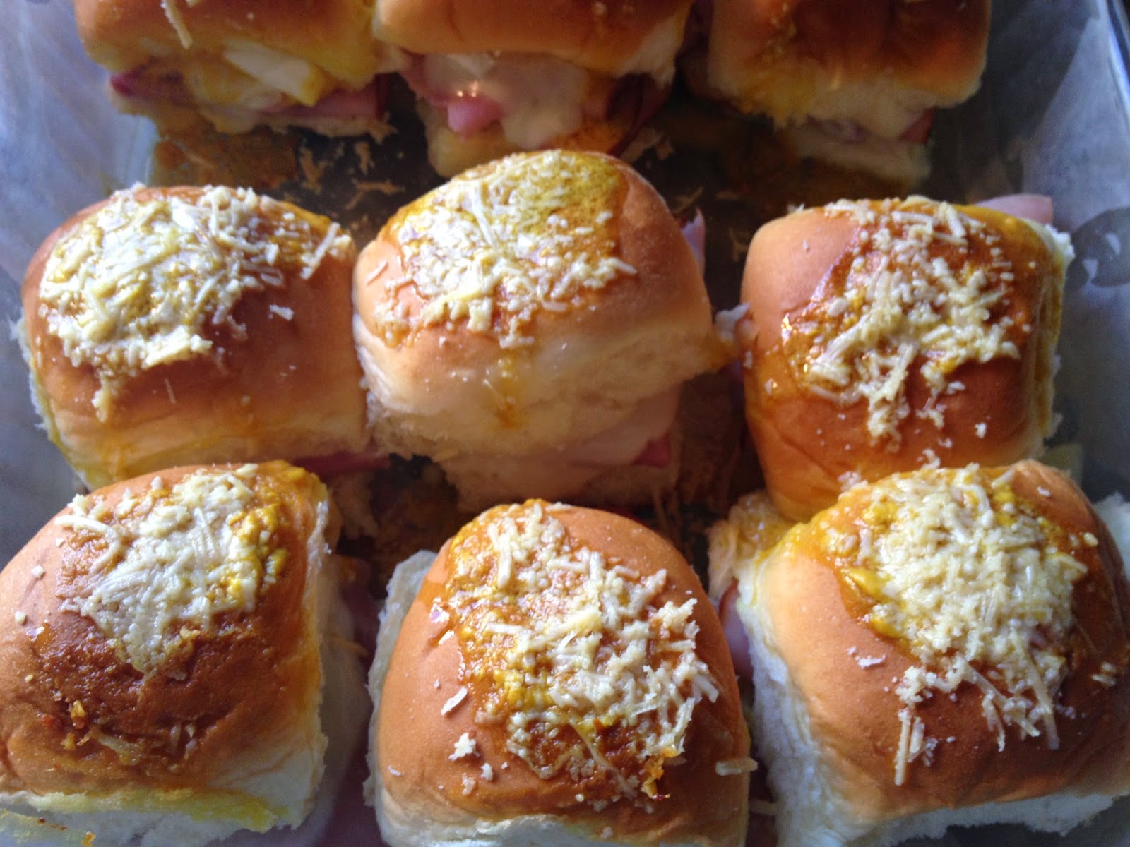 The Farmer's Wife, IN Totally Addictive Hawaiian Sweet Roll Appetizer